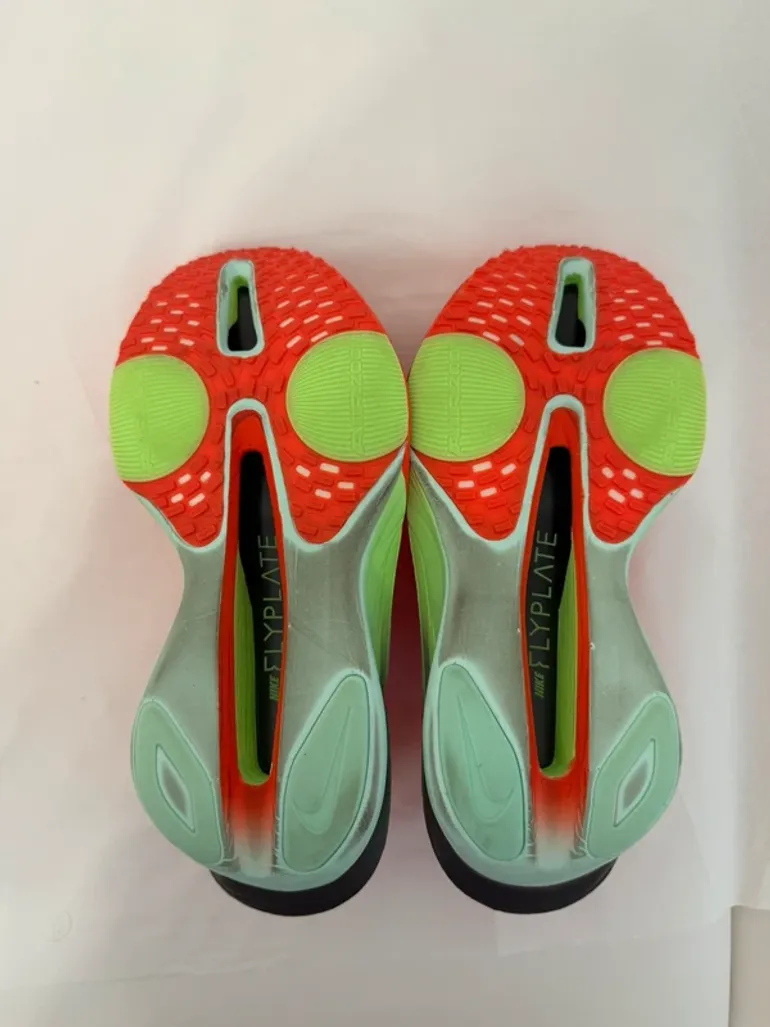 Used Nike Alphafly Next% 3 bike — image 2 of 4