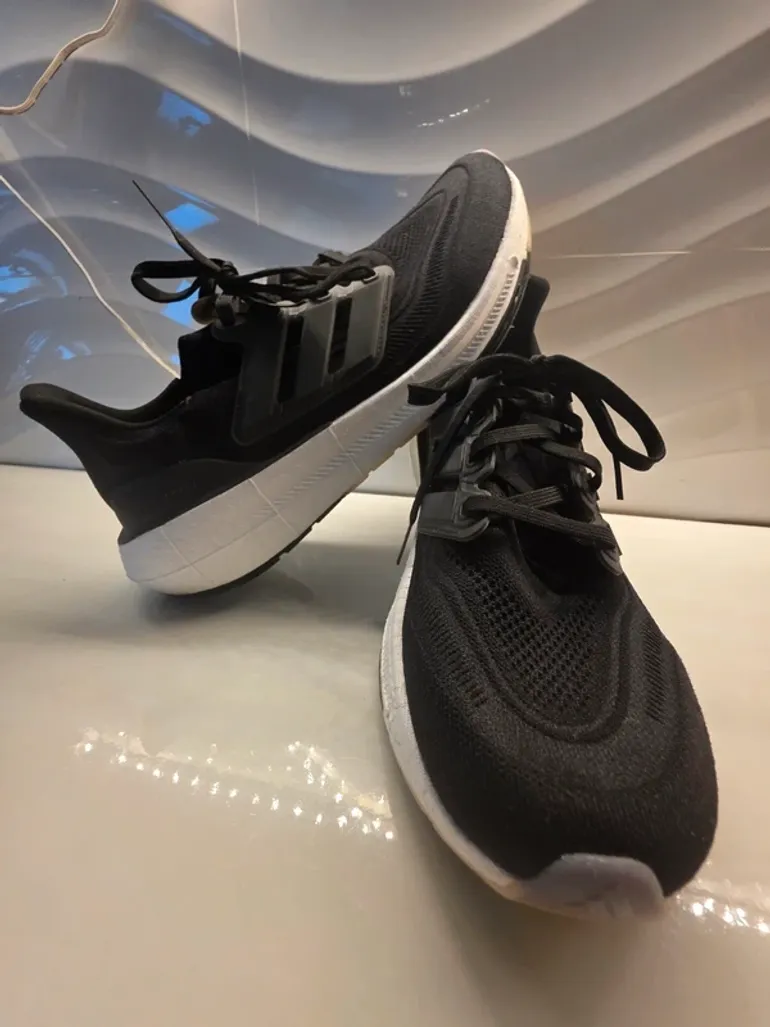 Used Adidas Ultraboost Light bike — image 2 of 9