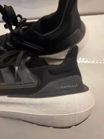 Used Adidas Ultraboost Light bike — image 5 of 9