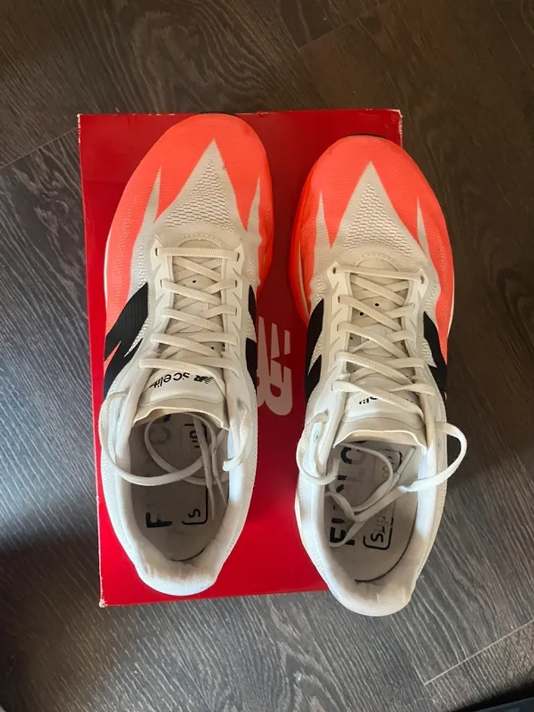 Used New Balance SC Elite v5 bike — image 2 of 4