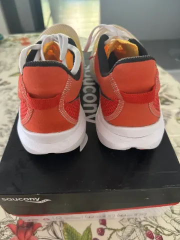 Used Saucony Kinvara 14 bike — image 4 of 8