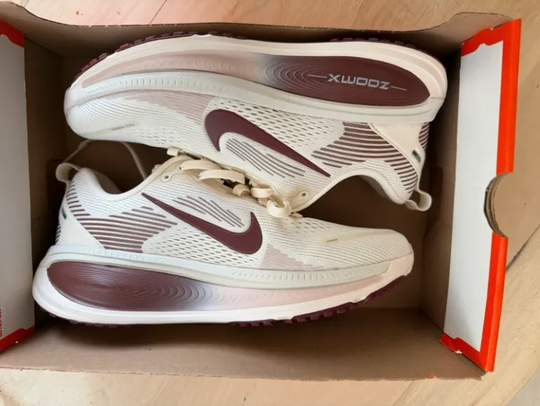 Used Nike Vomero 18 bike — image 2 of 3