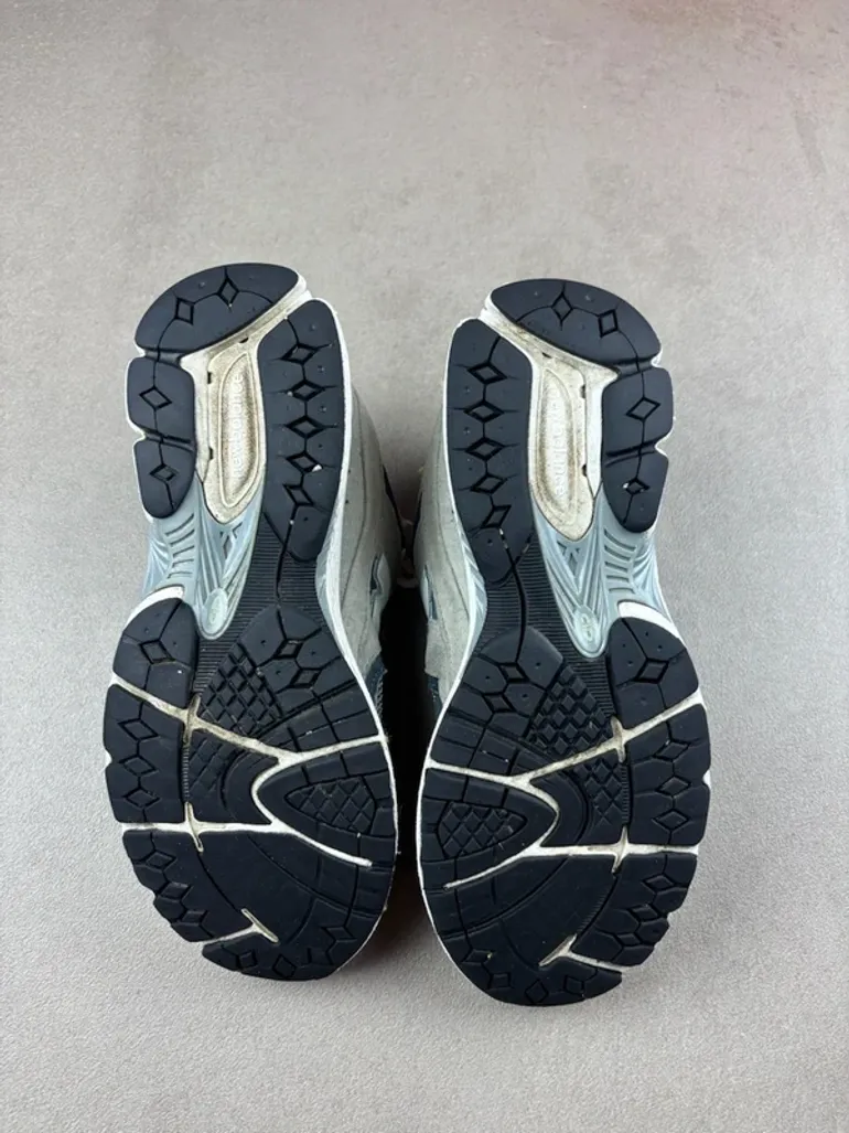 Used New Balance 2002R bike — image 6 of 8