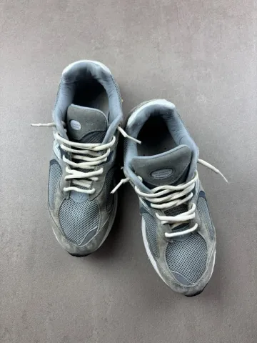 Used New Balance 2002R bike — image 2 of 8