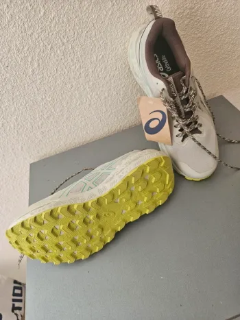 Used Asics Gel Sonoma 8 bike — image 2 of 5