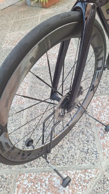 Tweedehands Cadex ultra 50mm 2024 bike — afbeelding 4 van 5