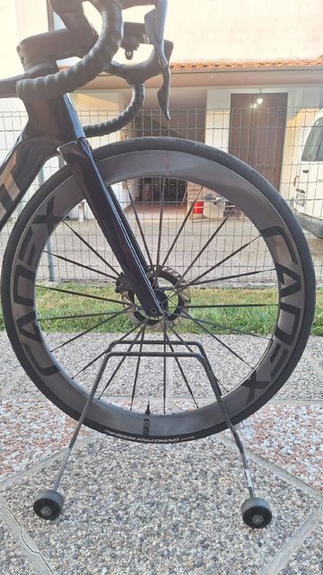 Tweedehands Cadex ultra 50mm 2024 bike — afbeelding 2 van 5