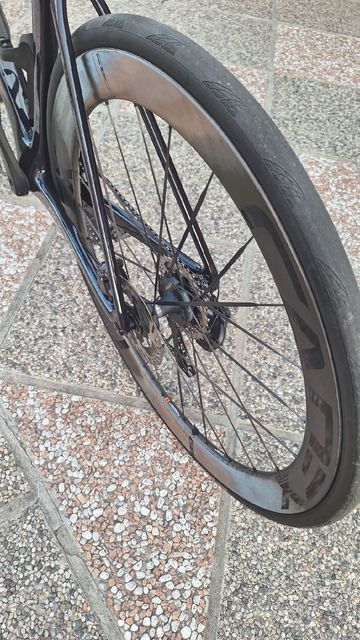 Tweedehands Cadex ultra 50mm 2024 bike — afbeelding 3 van 5