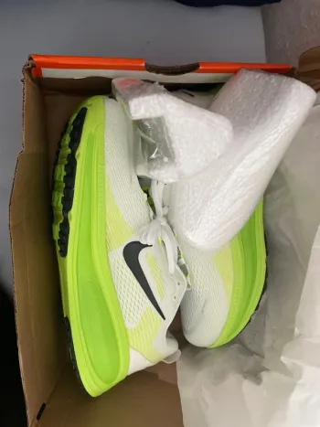 Used Nike Vomero 18 bike — image 1 of 4