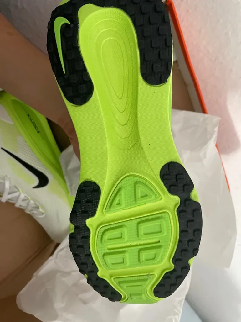Used Nike Vomero 18 bike — image 4 of 4
