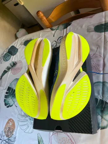 Used Saucony Endorphin Elite 2 bike — image 3 of 5