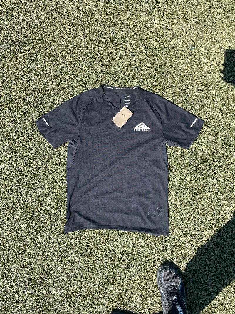 Nike Trail T-Shirt Running Clothing de segunda mano