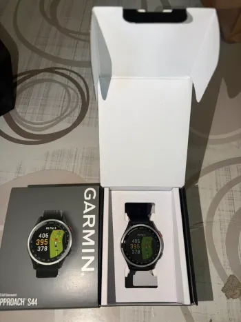 Used Garmin Approach S44 bike — image 2 of 4