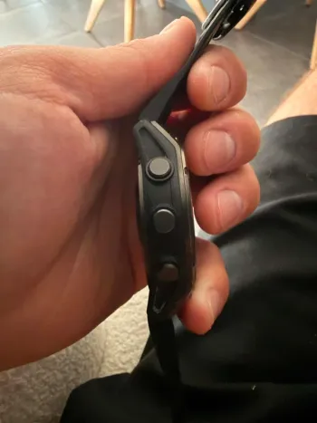 Used Garmin Fenix 8 bike — image 3 of 5