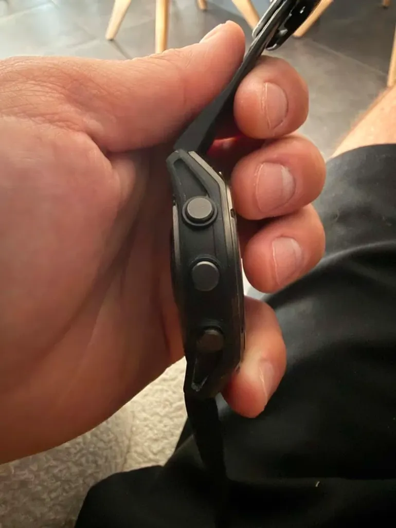 Used Garmin Fenix 8 bike — image 3 of 5