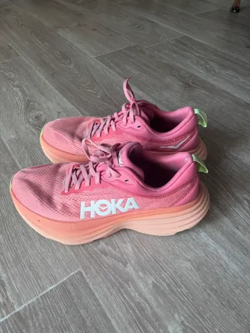 Used Autre Bondi 8 Running Shoes
