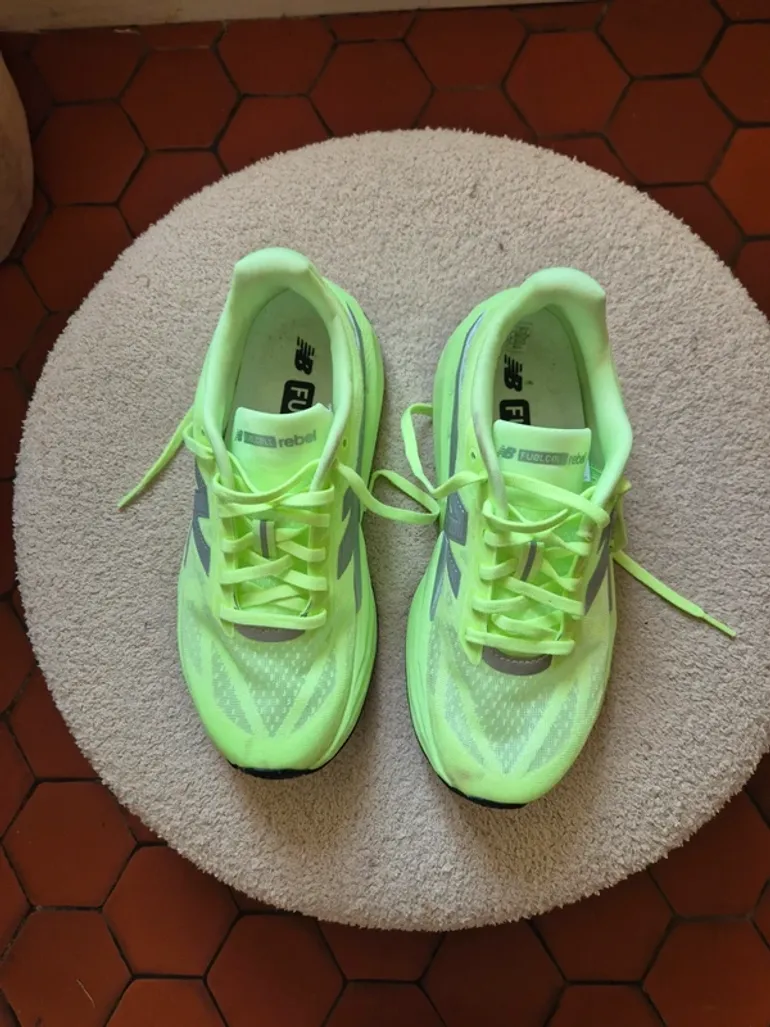 Used New Balance FuelCell Rebel V5 bike — image 2 of 9