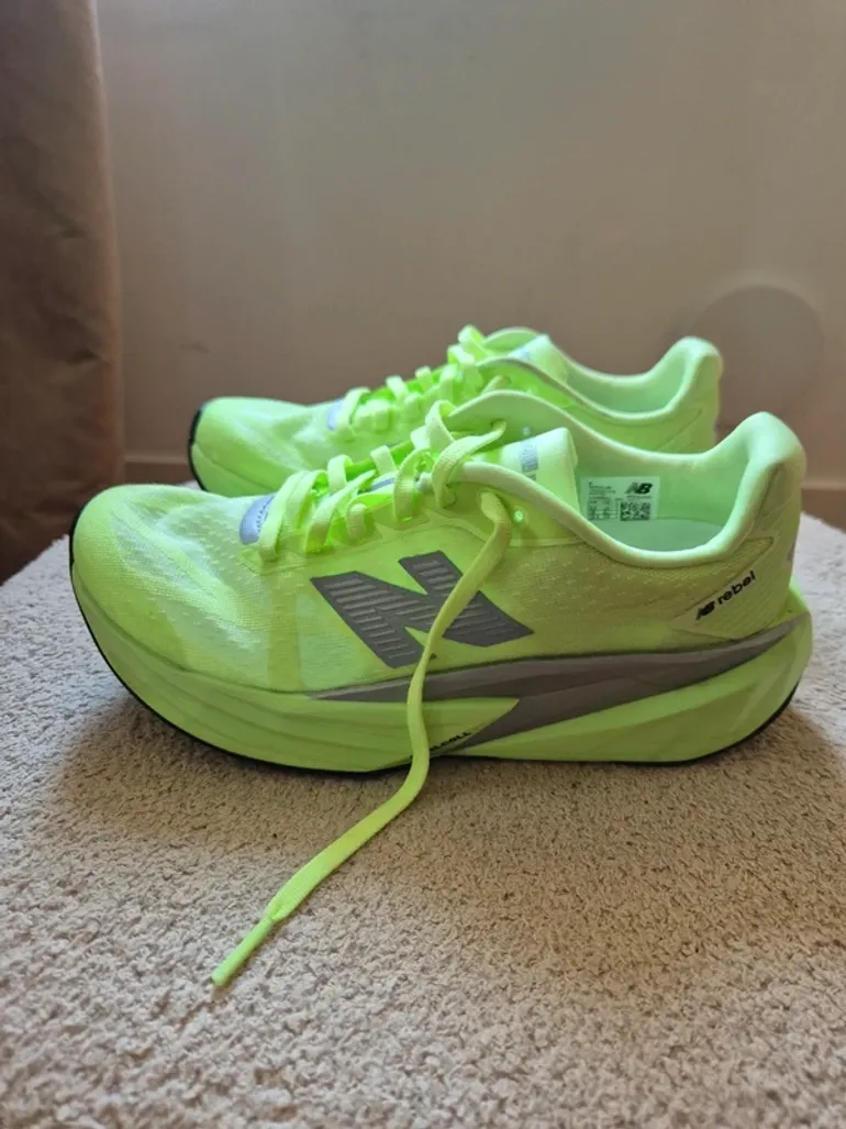 Used New Balance FuelCell Rebel V5 bike — image 1 of 9