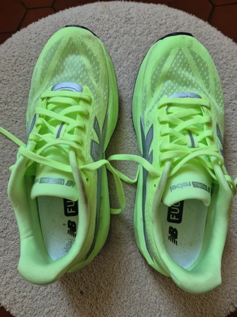Used New Balance FuelCell Rebel V5 bike — image 7 of 9