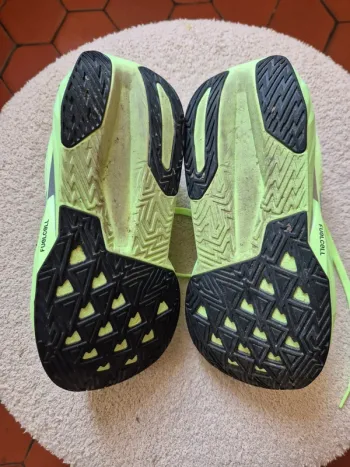 Used New Balance FuelCell Rebel V5 bike — image 8 of 9