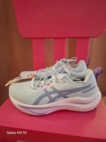 Used Asics Gel Roadmiles 4 bike — image 2 of 10