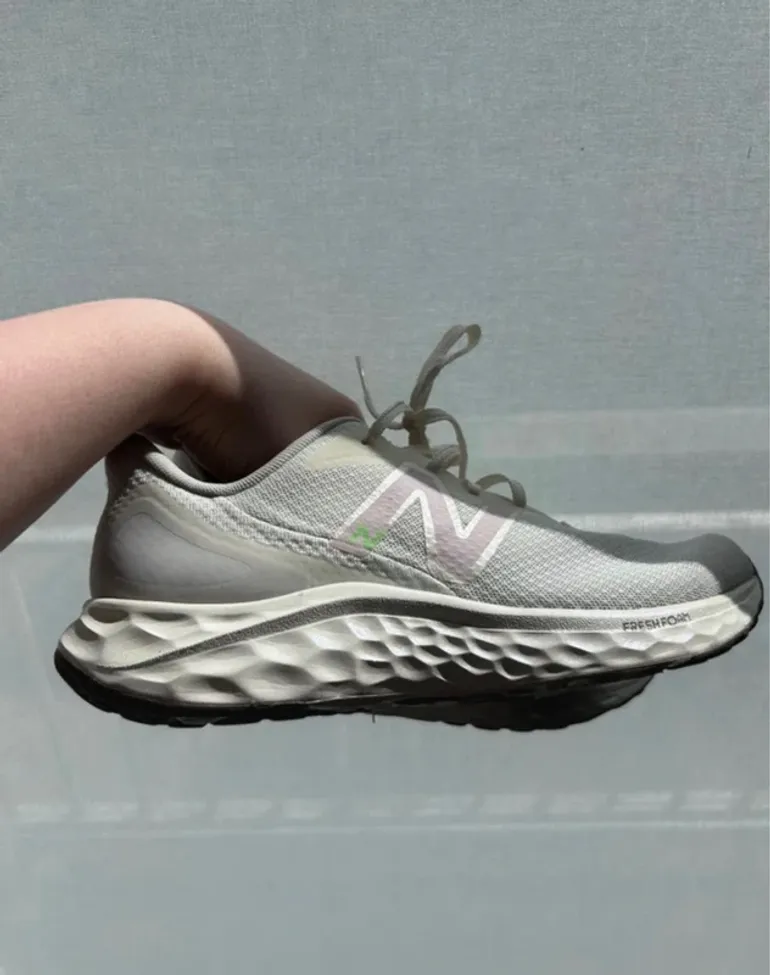 Tweedehands New Balance Fresh Foam Arishi v4 bike — afbeelding 4 van 7