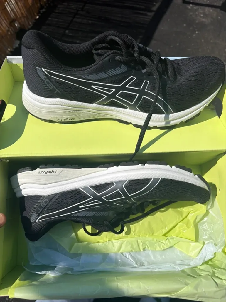 Used Asics run shoe bike — image 2 of 3