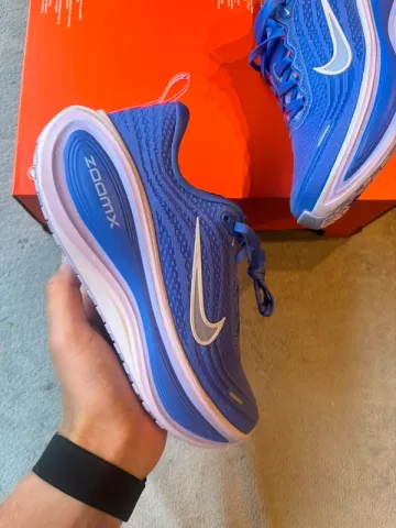 Used 100% Vomero Plus Running Shoes