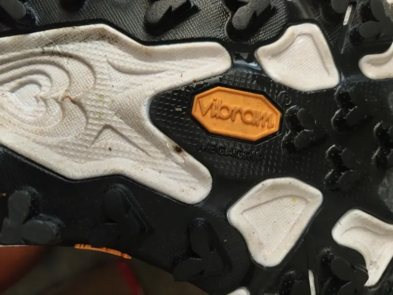 Used Hoka Speedgoat 7 bike — image 7 of 10