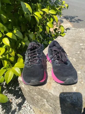 Used Asics Gel Nimbus 23 bike — image 1 of 4