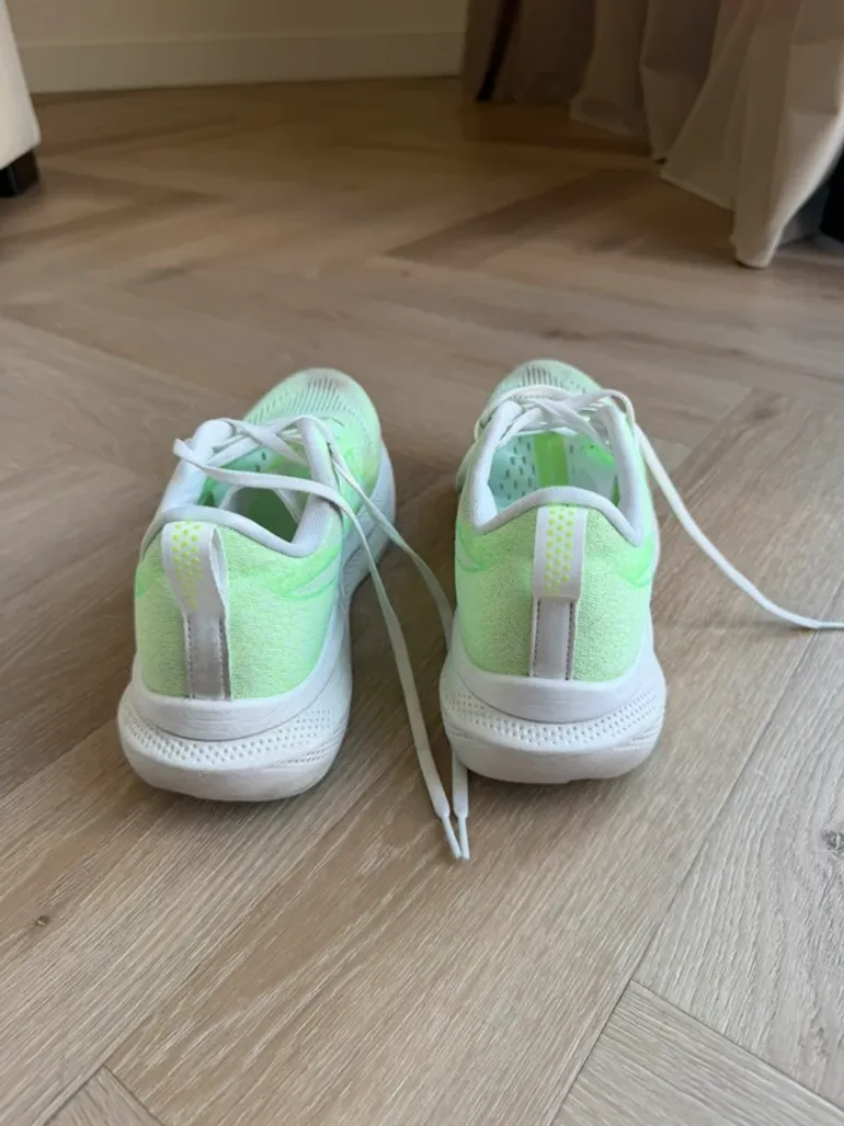 Used Asics Glideride bike — image 3 of 5