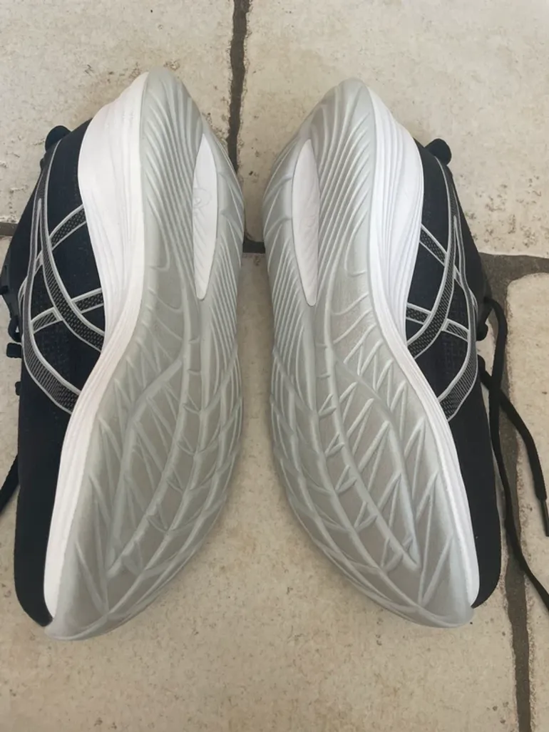 Used Asics Gel-Nimbus 27 bike — image 4 of 9
