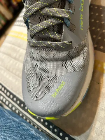 Used New Balance Fresh Foam Garoe bike — image 12 of 13