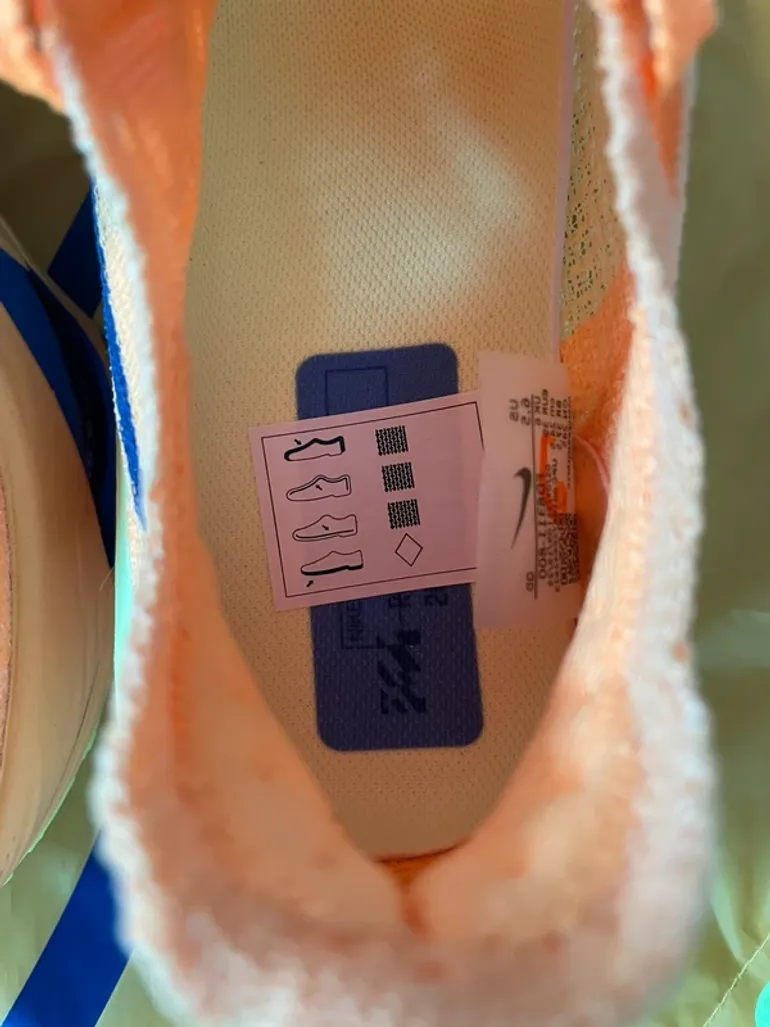 Used Nike Air Zoom Alphafly Next% 3 bike — image 5 of 5