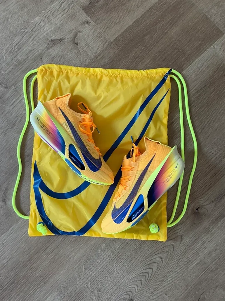 Used Nike Air Zoom Alphafly Next% 3 bike — image 2 of 5