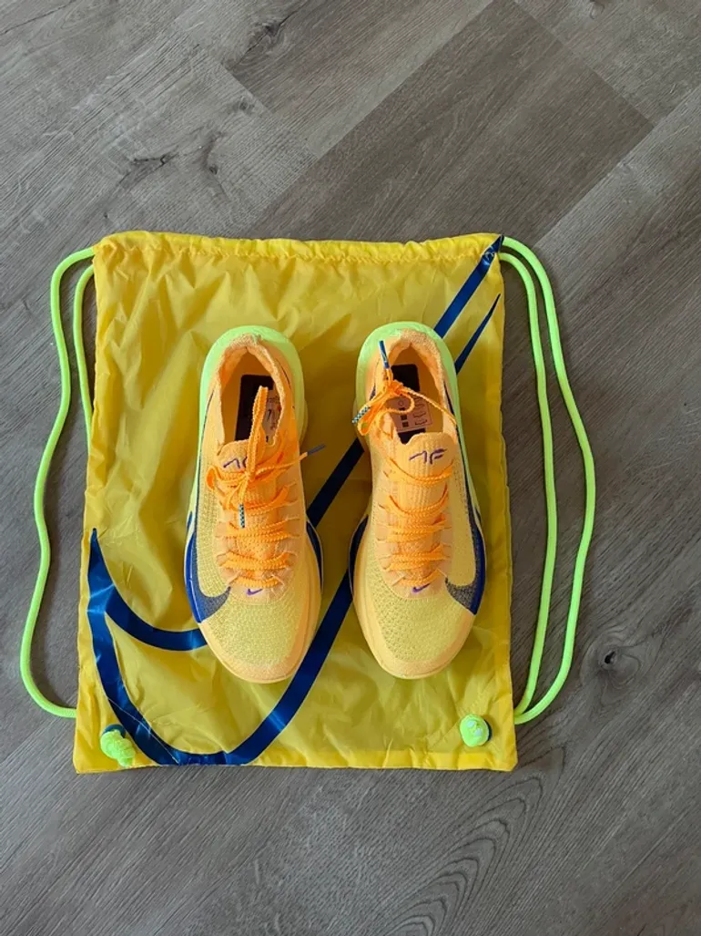 Used Nike Air Zoom Alphafly Next% 3 bike — image 3 of 5
