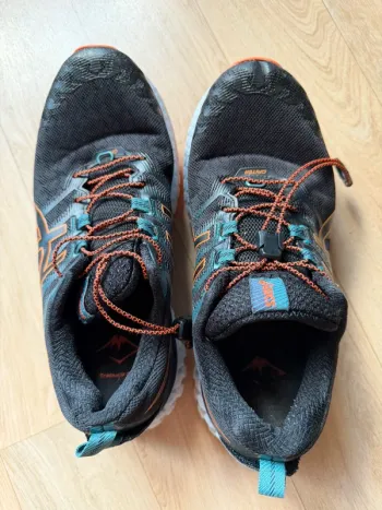 Used Asics Trail Shoes bike — image 2 of 4
