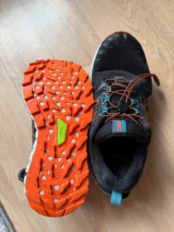 Used Asics Trail Shoes bike — image 4 of 4