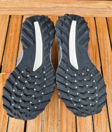 Used Saucony Sneakers bike — image 4 of 5