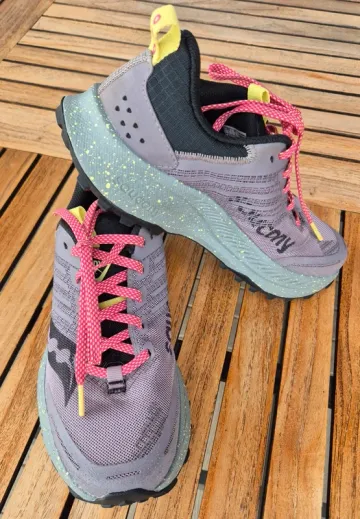 Used Saucony Sneakers bike — image 2 of 5