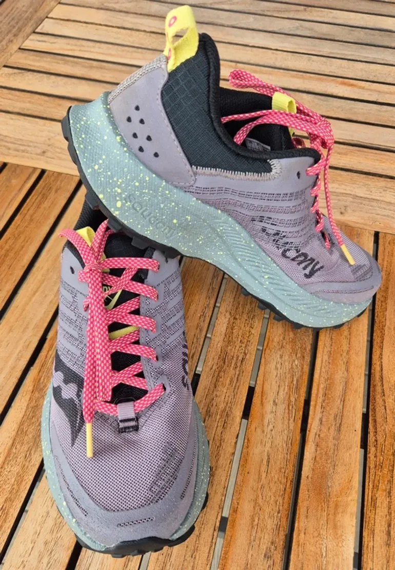 Used Saucony Sneakers bike — image 2 of 5