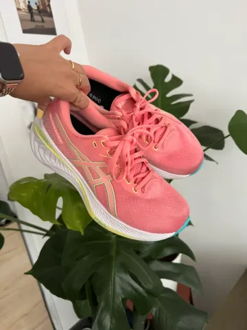 Brugt Asics Gel Stratus 4 Pure Gel Running Shoes