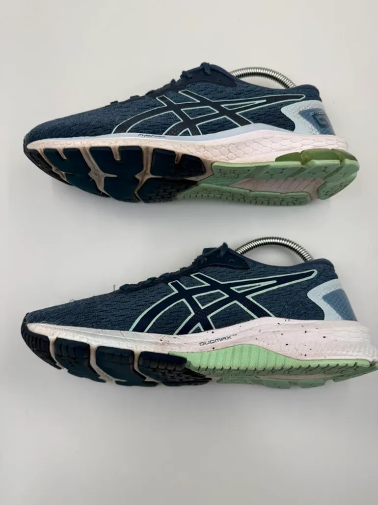 Used Asics GT-1000 9 bike — image 3 of 8