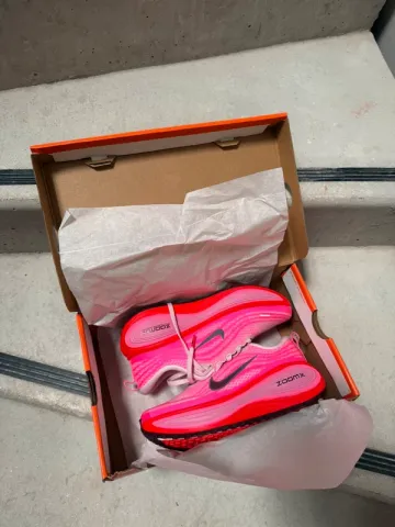 Used Rose Vomero Plus Running Shoes