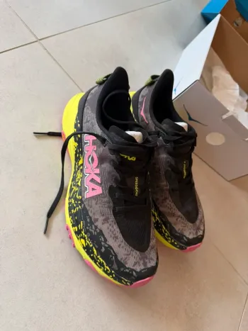 Used Hoka Speedgoat 6 bike — image 3 of 8