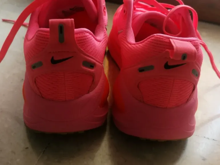 Tweedehands Nike Vomero 18 bike — afbeelding 6 van 7
