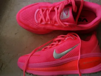 Tweedehands Nike Vomero 18 bike — afbeelding 1 van 7