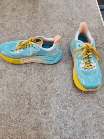 Tweedehands Hoka sportschoenen bike — afbeelding 3 van 4