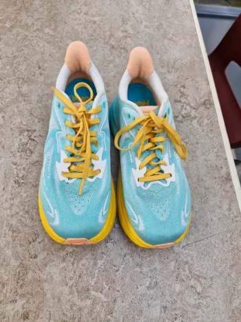 Tweedehands Hoka sportschoenen bike — afbeelding 2 van 4
