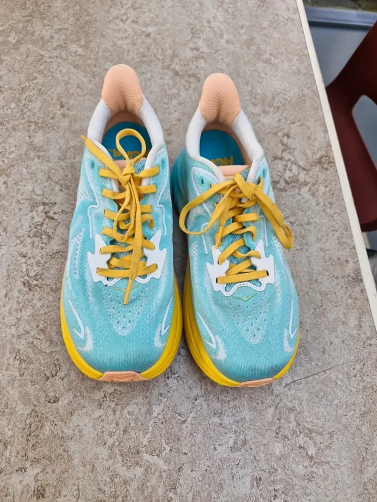 Tweedehands Hoka sportschoenen bike — afbeelding 2 van 4